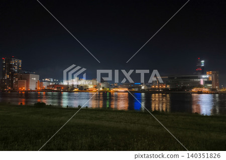 Night view towards Bandai from the left bank of the Shinano River Yasuragi Embankment Green Space (Niigata City) 140351826