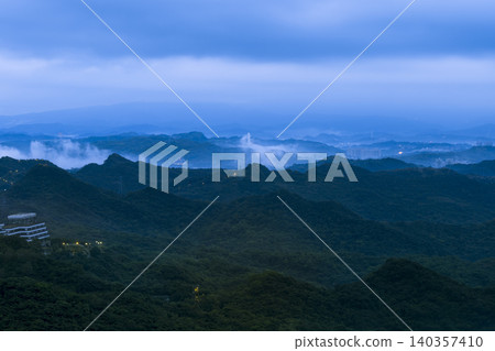 台灣新北市的自然風景與山景(清晨/晨景)/ 台灣新北市 台灣新北市的自然風景與山景(清晨/晨景)/ 台灣新北市 140357410