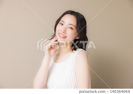 年輕女性的美麗形象 年輕女性的美麗形象 140364069