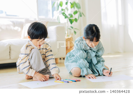 Children drawing Children drawing 140364428