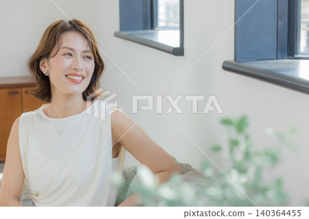 Women in their 40's Women in their 40's 140364455