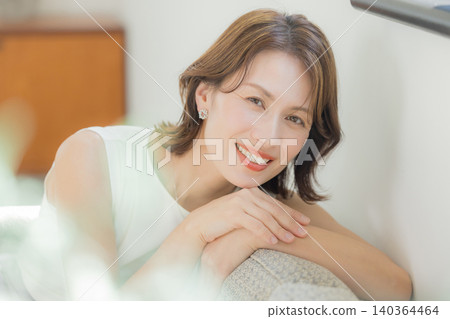 Women in their 40's Women in their 40's 140364464