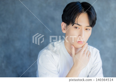 一個年輕人 一個年輕人 140364514