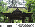 The shrine hall surrounded by greenery 140366009