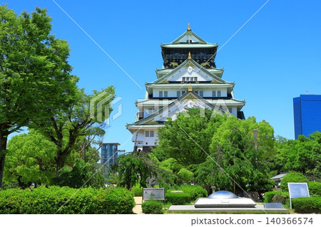 Fresh green Osaka Castle castle tower Fresh green Osaka Castle castle tower 140366574