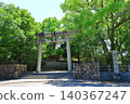 Osaka Castle Toyokuni Shrine in the fresh greenery 140367247