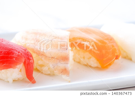 握壽司－用新鮮食材製作的美味握壽司 140367473