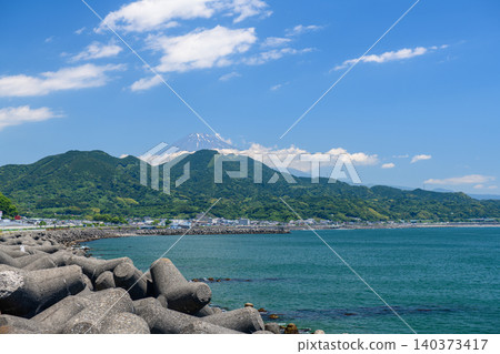 Mount Fuji and Suruga Bay as seen from Yui PA (Shizuoka Prefecture) 140373417