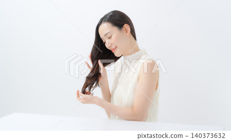 Women's hair care Women's hair care 140373632