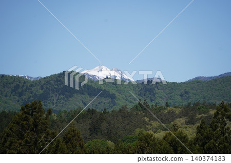 Snow mountain Snow mountain 140374183