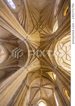Gothic ribbed vault ceiling in Santo Domingo de la Calzada Gothic ribbed vault ceiling in Santo Domingo de la Calzada 140375790