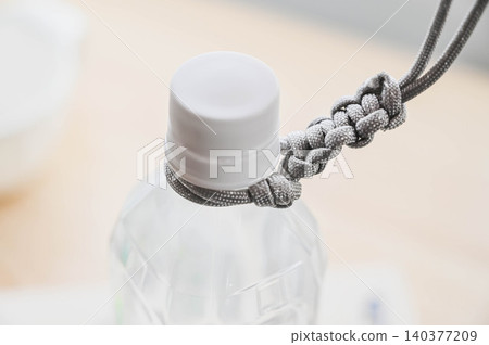 灰色傘繩水壺架 140377209