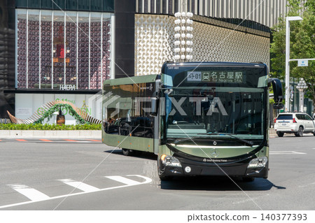 Next-generation SRT articulated buses operating in the Sakae area of Nagoya 140377393