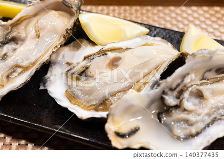 來自北海道厚岸的美味生牡蠣 140377435