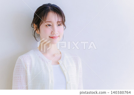 Young lady's portrait Young lady's portrait 140380764