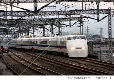The "Nozomi" has opened... Tokaido Shinkansen [300 series] 140383391