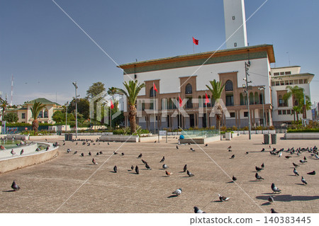 Monumental fountain with active water jets in front of the historic Palace of Justice in Casablanca, Morocco 140383445