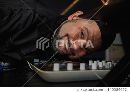 Portrait of a grimacing man Portrait of a grimacing man 140384652
