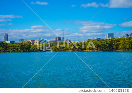 從大濠公園眺望湖景 從大濠公園眺望湖景 140385128