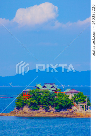 夏日的天空和小島上的神社 夏日的天空和小島上的神社 140385226