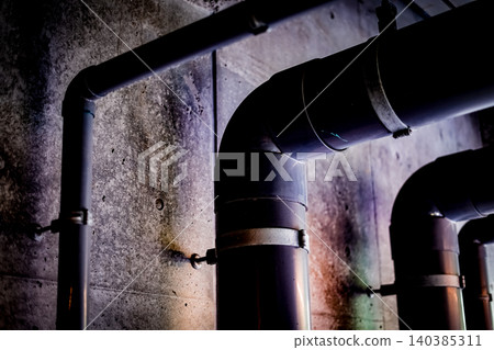 Gradient walls and piping Gradient walls and piping 140385311