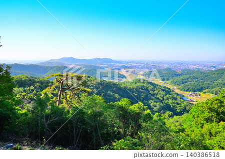 從栃木縣佐野市唐澤山城遺址南側眺望關東平原。 從栃木縣佐野市唐澤山城遺址南側眺望關東平原。 140386518