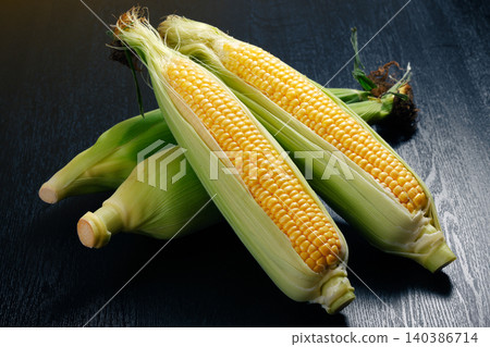 昂貴玉米的形象 昂貴玉米的形象 140386714