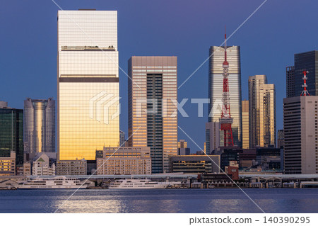 The cityscape of Tokyo Bay and Tokyo Tower at dawn The cityscape of Tokyo Bay and Tokyo Tower at dawn 140390295
