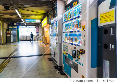 Tokyo - Vending machine for drinks - Station ticket gate Tokyo - Vending machine for drinks - Station ticket gate 140391298