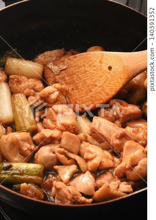Grilled Chicken Thigh with Spring Onions Grilled Chicken Thigh with Spring Onions 140391352