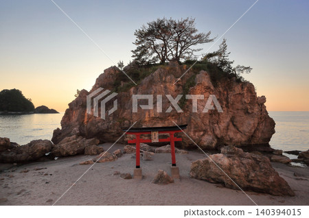 Sunset over Yura Coast at Shiraiwa Shrine Sunset over Yura Coast at Shiraiwa Shrine 140394015