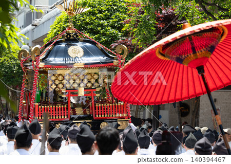 仙台青葉祭:政宗的便攜式神社遊行和傘車 仙台青葉祭:政宗的便攜式神社遊行和傘車 140394467