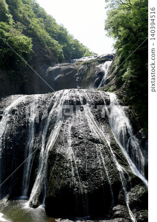 Spring scenery at Fukuroda Falls 140394516