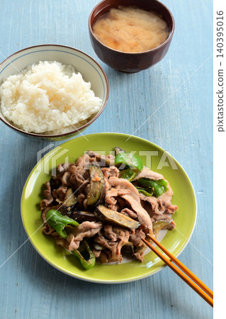 味噌炒茄子青椒豬肉 味噌炒茄子青椒豬肉 140395016