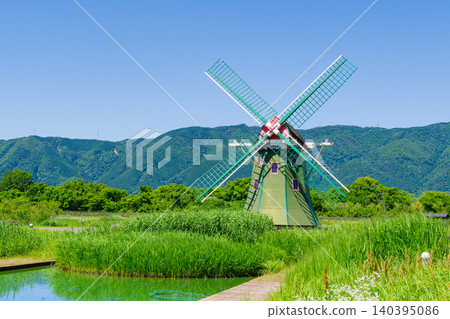 Windmills in a rural area (Kaizu City, Gifu Prefecture) Windmills in a rural area (Kaizu City, Gifu Prefecture) 140395086