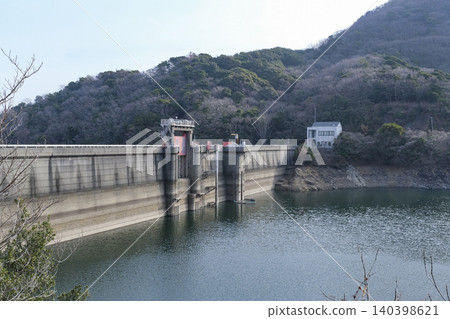 鮎川水壩,建於鮎川河上。 鮎川水壩,建於鮎川河上。 140398621