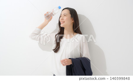 Business woman Business woman 140399848