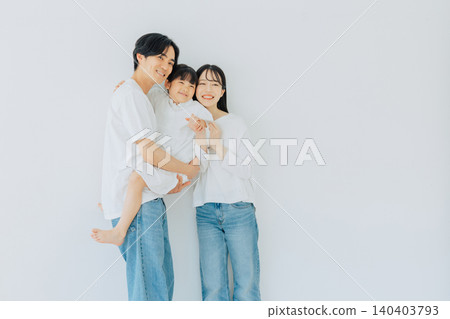 父母和孩子的家庭照片 140403793