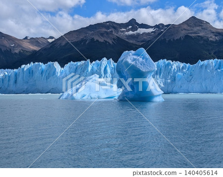 Immense Patagonian glacier under changing skies 140405614