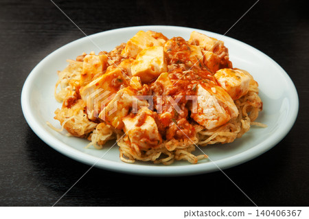 Mapo Tofu Fried Noodles 140406367