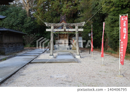 A view of Matsue Shrine located on the grounds of Matsue Castle. 140406795