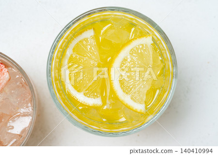 Yellow lemon iced drink summer lemonade 140410994