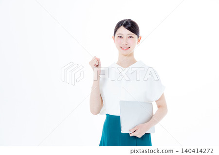 一個女人用個人電腦 140414272