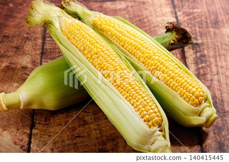 Fresh corn 140415445