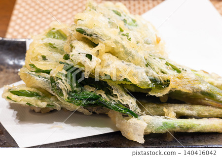 Delicious wild garlic tempura Delicious wild garlic tempura 140416042