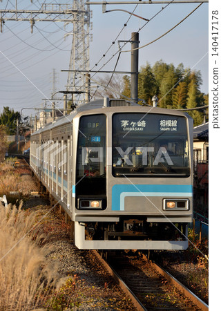 205系列500系列普通列車4在相模線上運行 205系列500系列普通列車4在相模線上運行 140417178