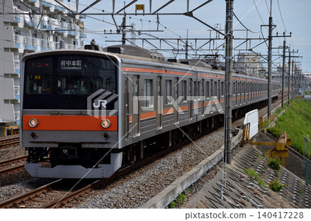 8系列205列車在武藏野線上運行 8系列205列車在武藏野線上運行 140417228