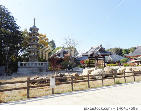 屋島寺是位於高松市屋南峰的大室派真言宗寺廟，由東大寺戒壇院僧侶永雲利志創建。 140417699