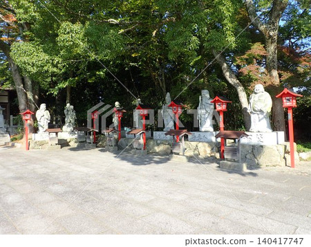 Yashima-ji Temple is a Shingon sect temple of the Omuro school located on the southern peak of Yashima in Takamatsu City, and was founded by the monk Eiun Risshi of the Kaidan-in of Todai-ji Temple. Yashima-ji Temple is a Shingon sect temple of the Omuro school located on the southern peak of Yashima in Takamatsu City, and was founded by the monk Eiun Risshi of the Kaidan-in of Todai-ji Temple. 140417747