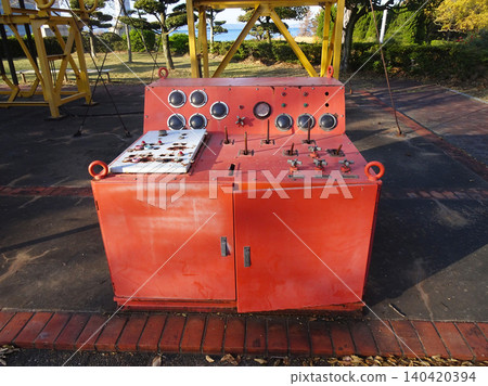 Bridge construction equipment used in the construction of the Seto Ohashi Bridge at Seto Ohashi Memorial Park (Bannosu Midori-cho, Sakaide City, Kagawa Prefecture) 140420394